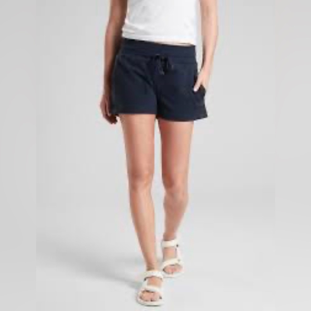 Athleta Slate Grey Metro Downtown 4" Short Casual Active Workout Shorts 2